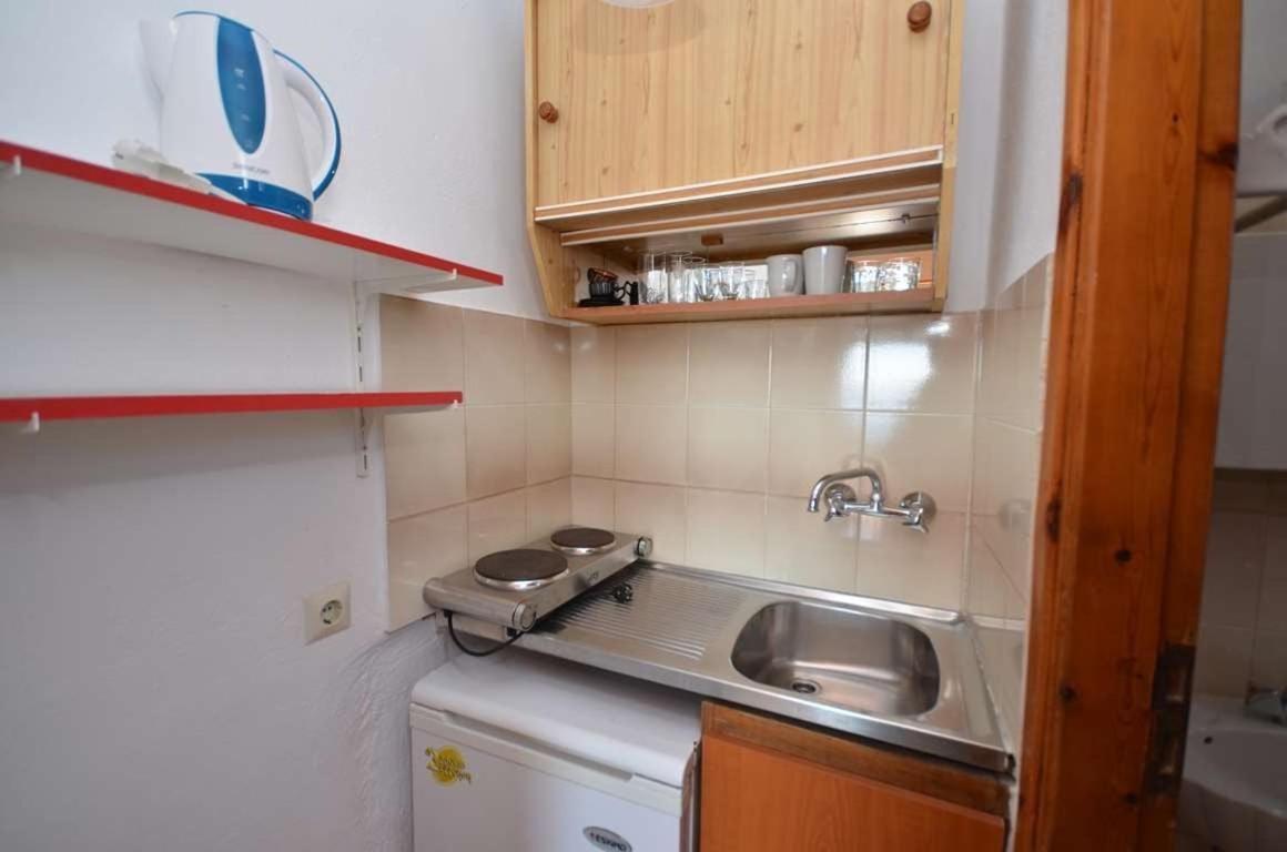 Rena Studios * Paleokastritsa